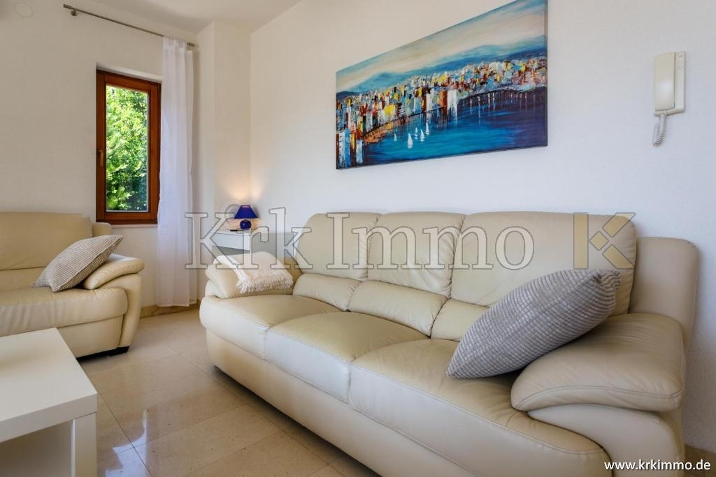 Mesto Krk, prvi red ob morju: Hiša s tremi apartmaji