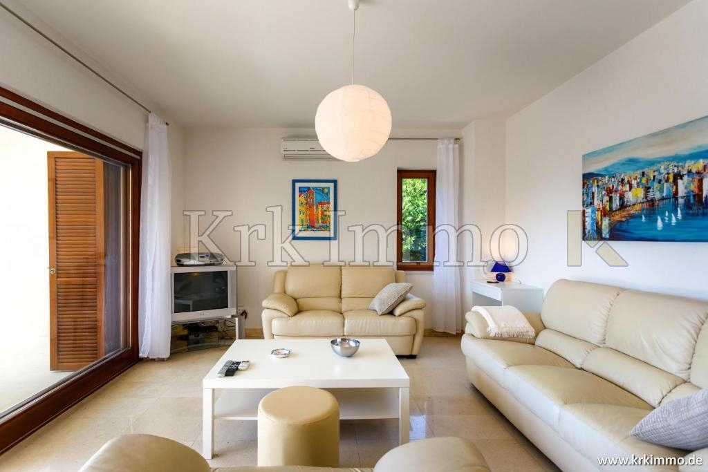 Mesto Krk, prvi red ob morju: Hiša s tremi apartmaji