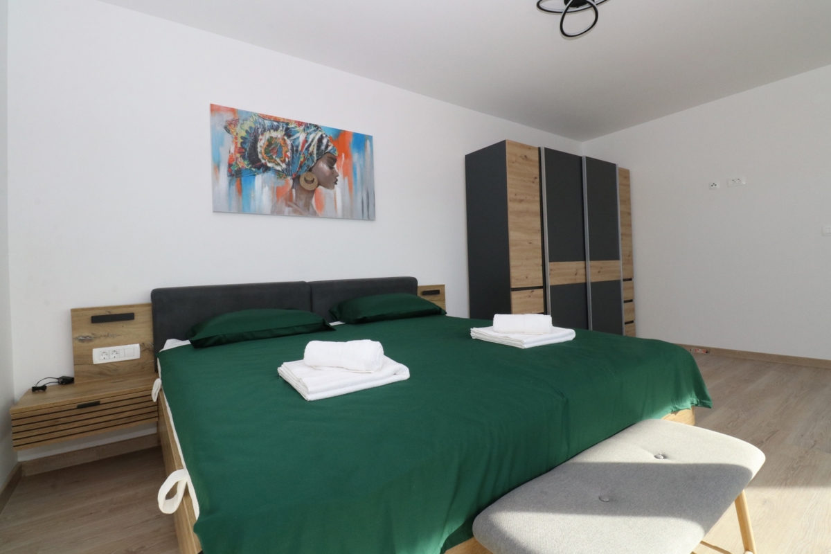 Nova moderna hiša dvojček z bazenom in pogledom na morje!