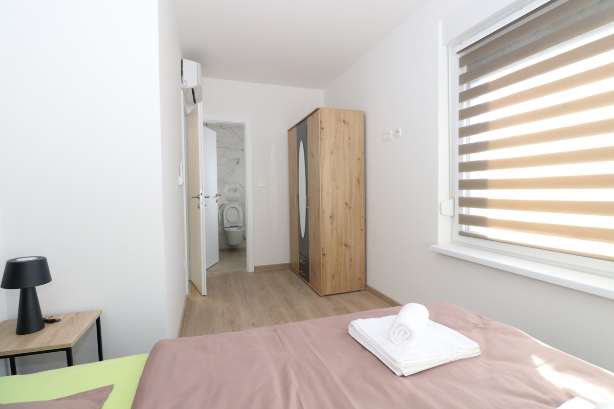 Nova moderna hiša dvojček z bazenom in pogledom na morje!