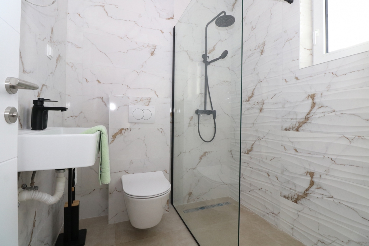 Nova moderna hiša dvojček z bazenom in pogledom na morje!