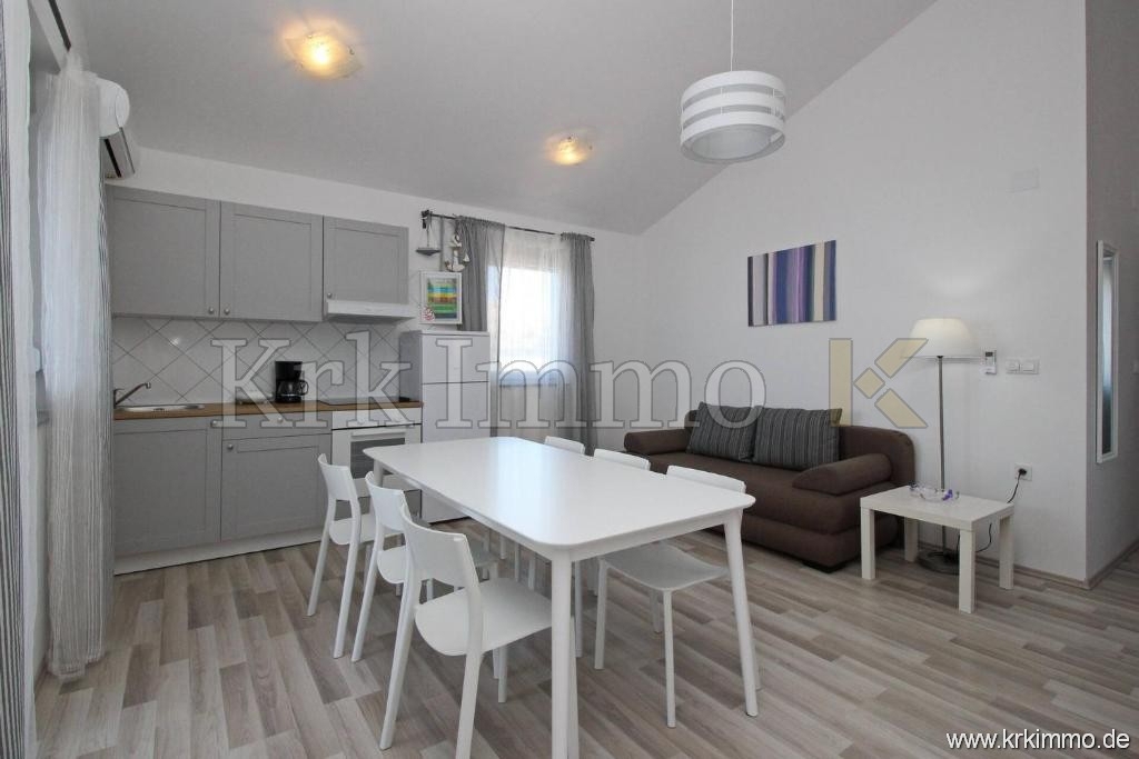 Prvi red ob morju! Moderna apartmajska hiša naprodaj