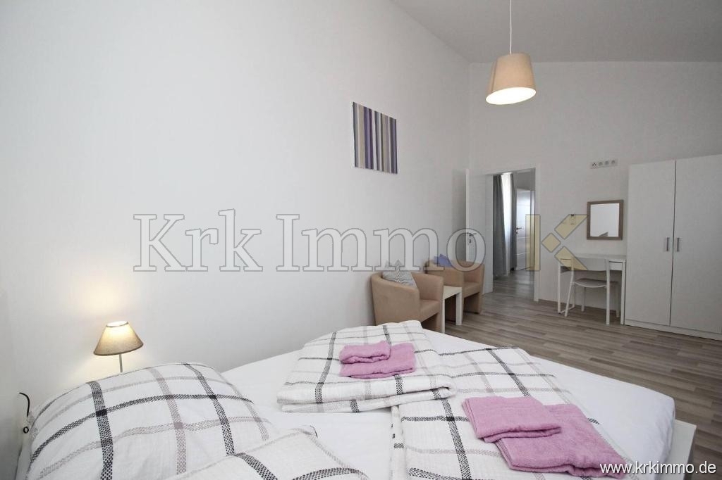 Prvi red ob morju! Moderna apartmajska hiša naprodaj