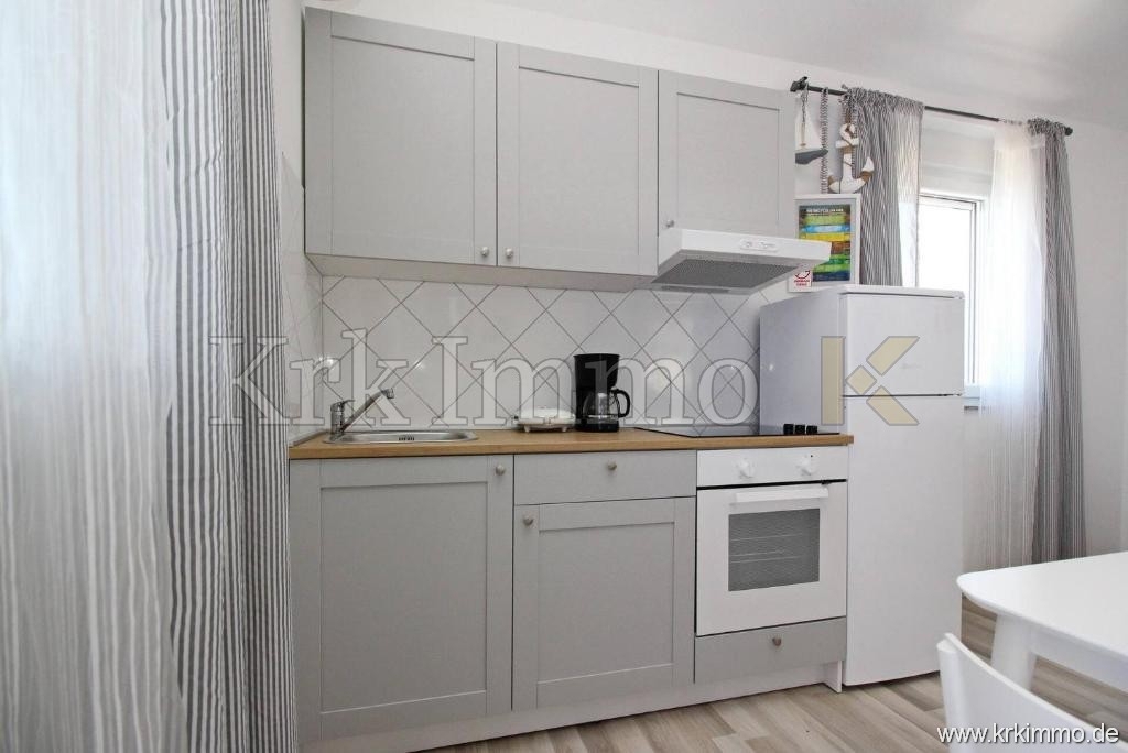Prvi red ob morju! Moderna apartmajska hiša naprodaj