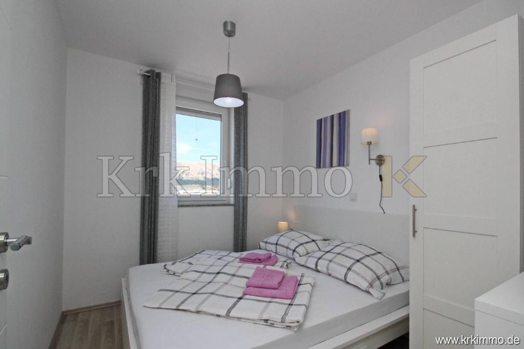 Prvi red ob morju! Moderna apartmajska hiša naprodaj