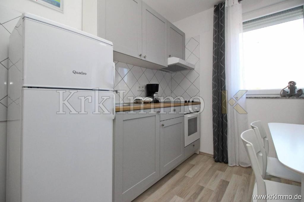 Prvi red ob morju! Moderna apartmajska hiša naprodaj