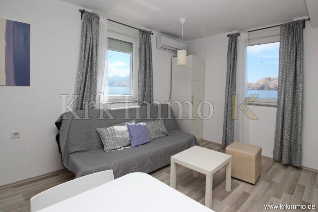 Prvi red ob morju! Moderna apartmajska hiša naprodaj