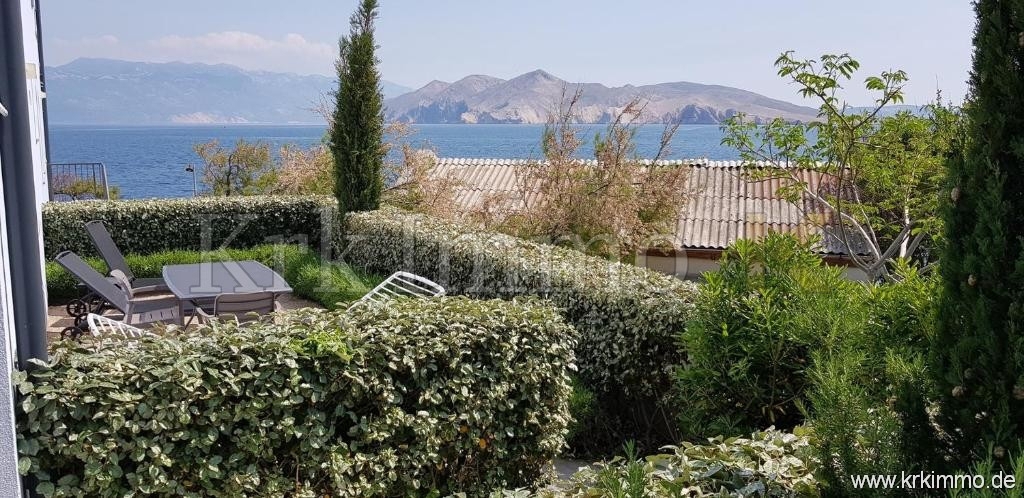 Prvi red ob morju! Moderna apartmajska hiša naprodaj
