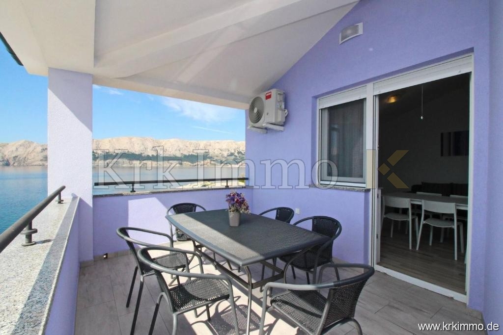 Prvi red ob morju! Moderna apartmajska hiša naprodaj