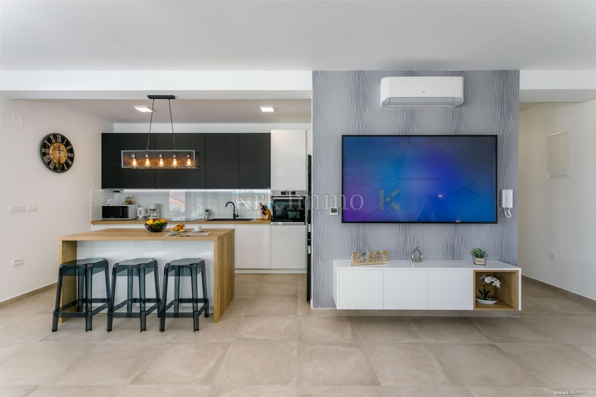 Samo v naši ponudbi! Luksuzna vila s pogledom na morje.