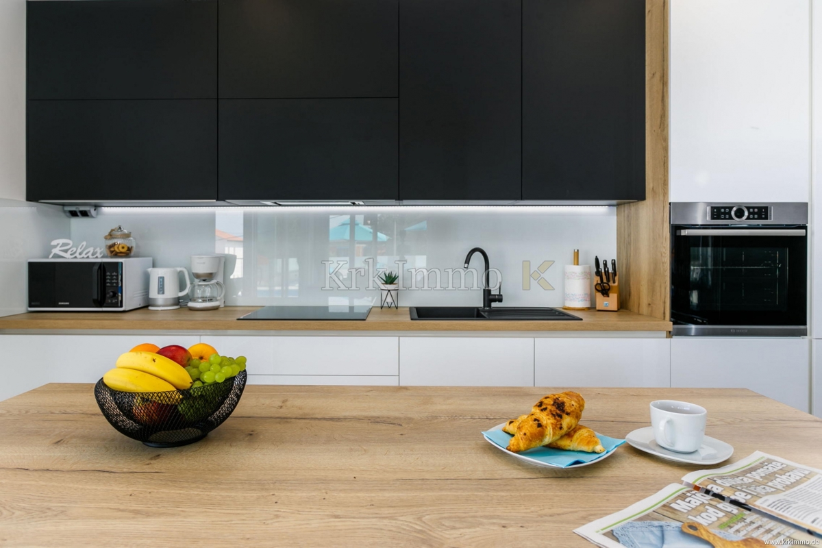 Samo v naši ponudbi! Luksuzna vila s pogledom na morje.