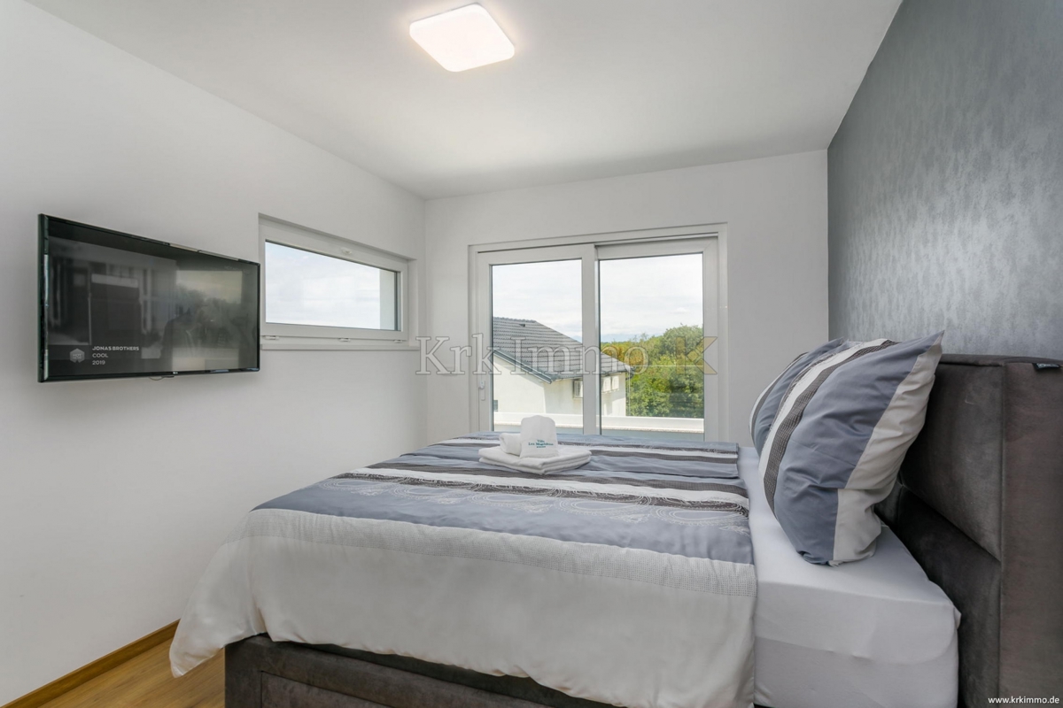 Samo v naši ponudbi! Luksuzna vila s pogledom na morje.