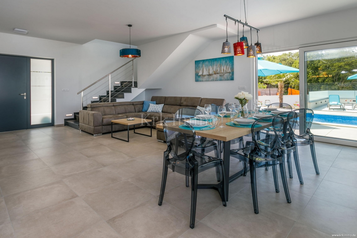 Samo v naši ponudbi! Luksuzna vila s pogledom na morje.