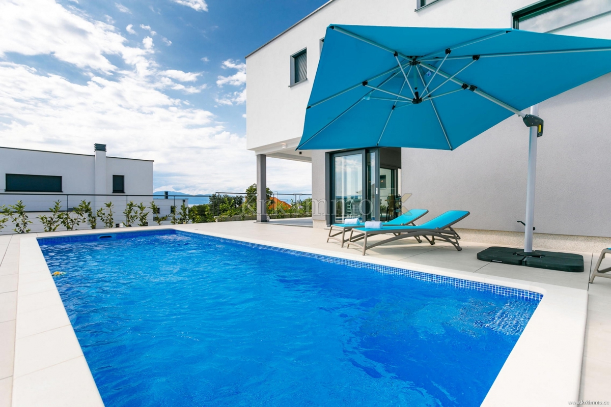 Samo v naši ponudbi! Luksuzna vila s pogledom na morje.