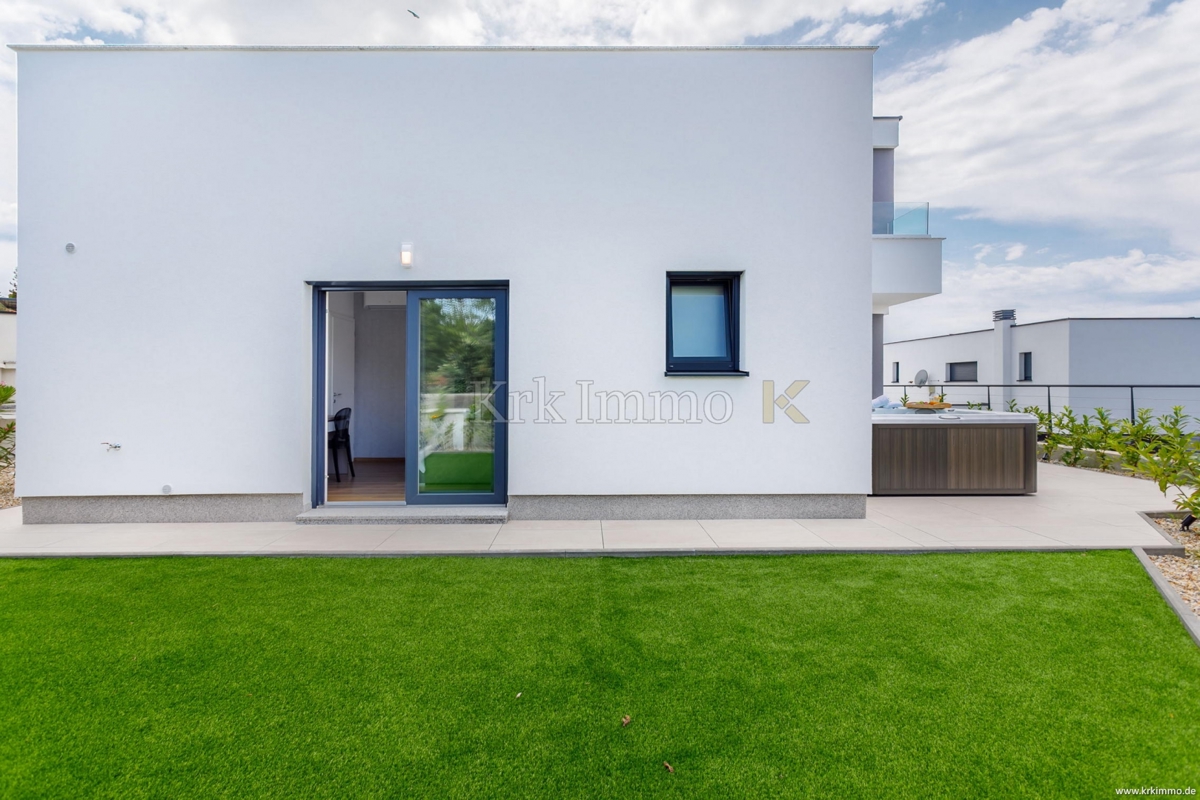 Samo v naši ponudbi! Luksuzna vila s pogledom na morje.