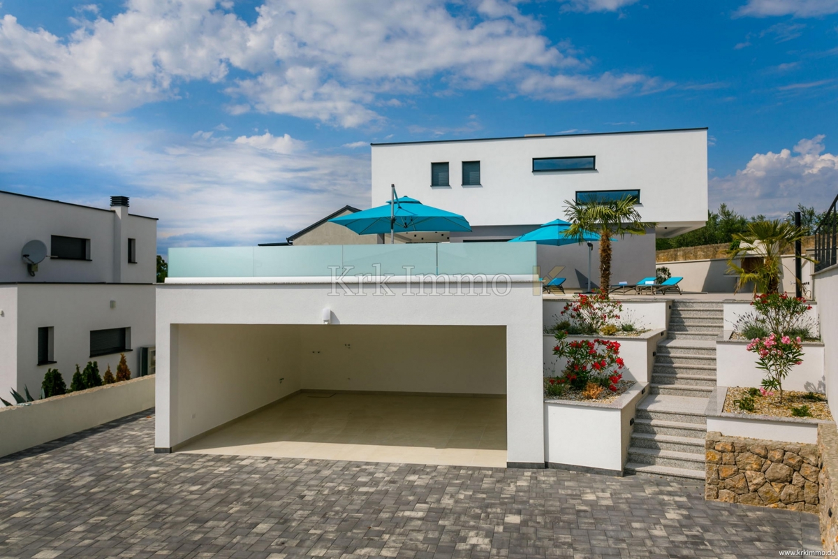 Samo v naši ponudbi! Luksuzna vila s pogledom na morje.