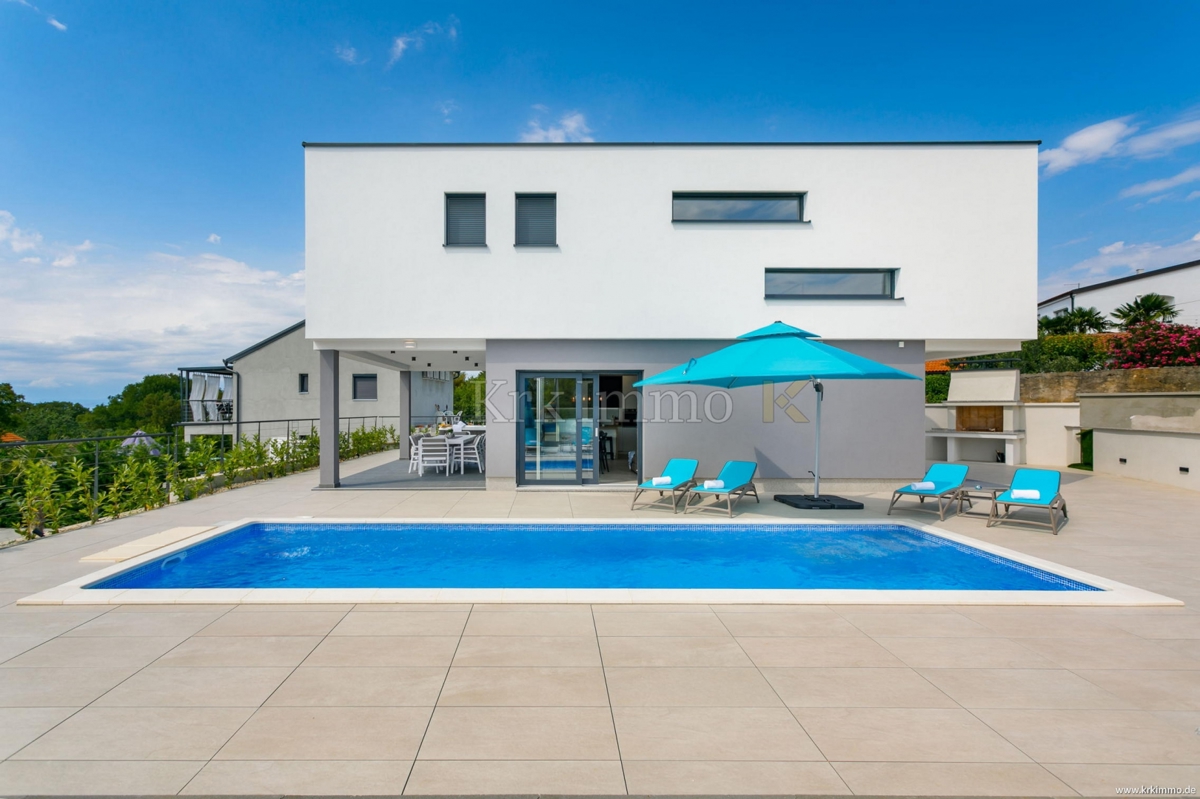 Samo v naši ponudbi! Luksuzna vila s pogledom na morje.