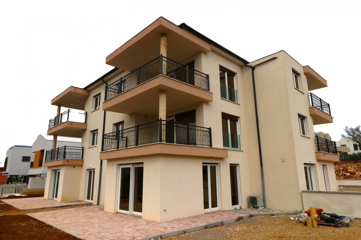 Apartma s pogledom na morje. Nepremičnine Njivice