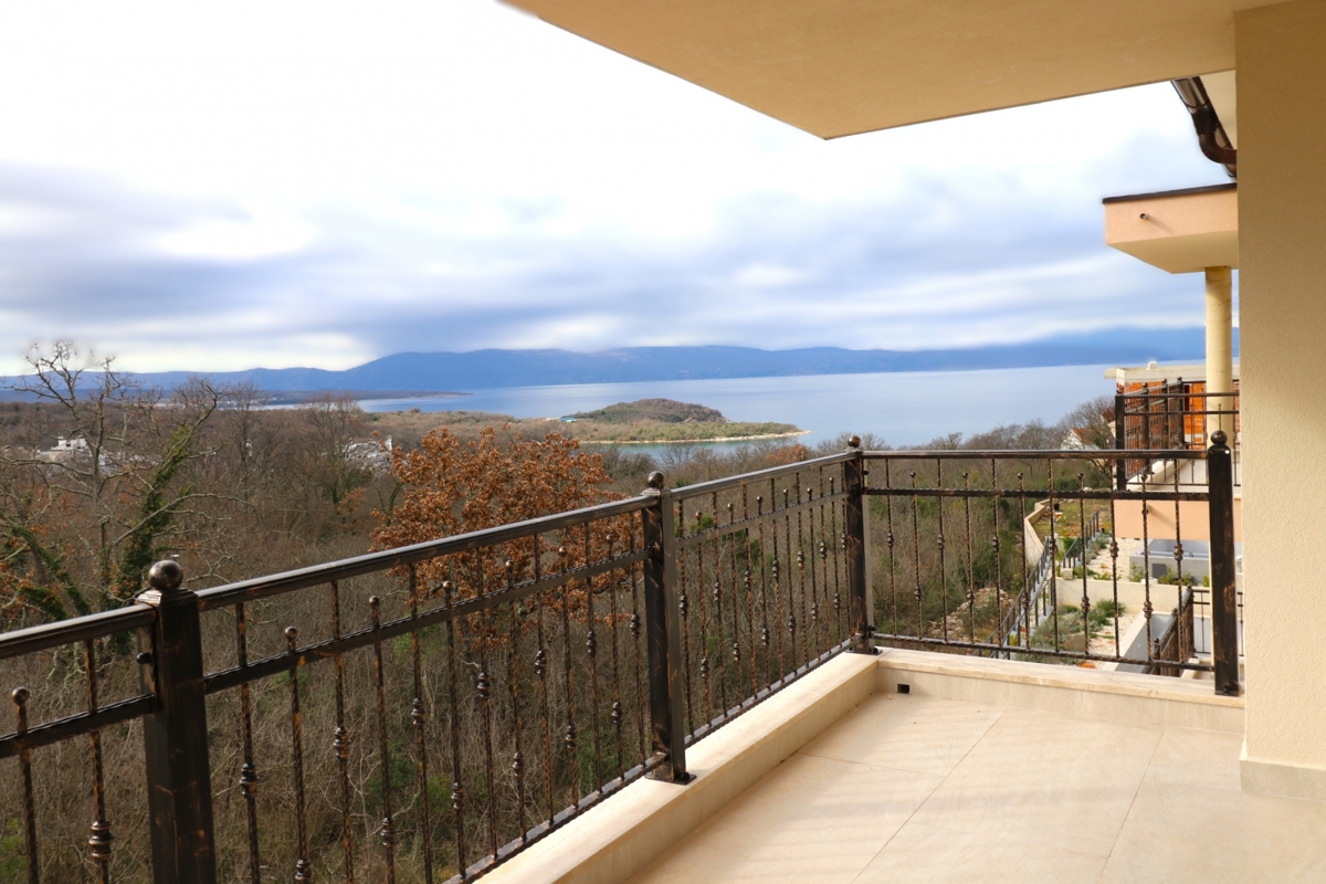 Apartma s pogledom na morje. Nepremičnine Njivice