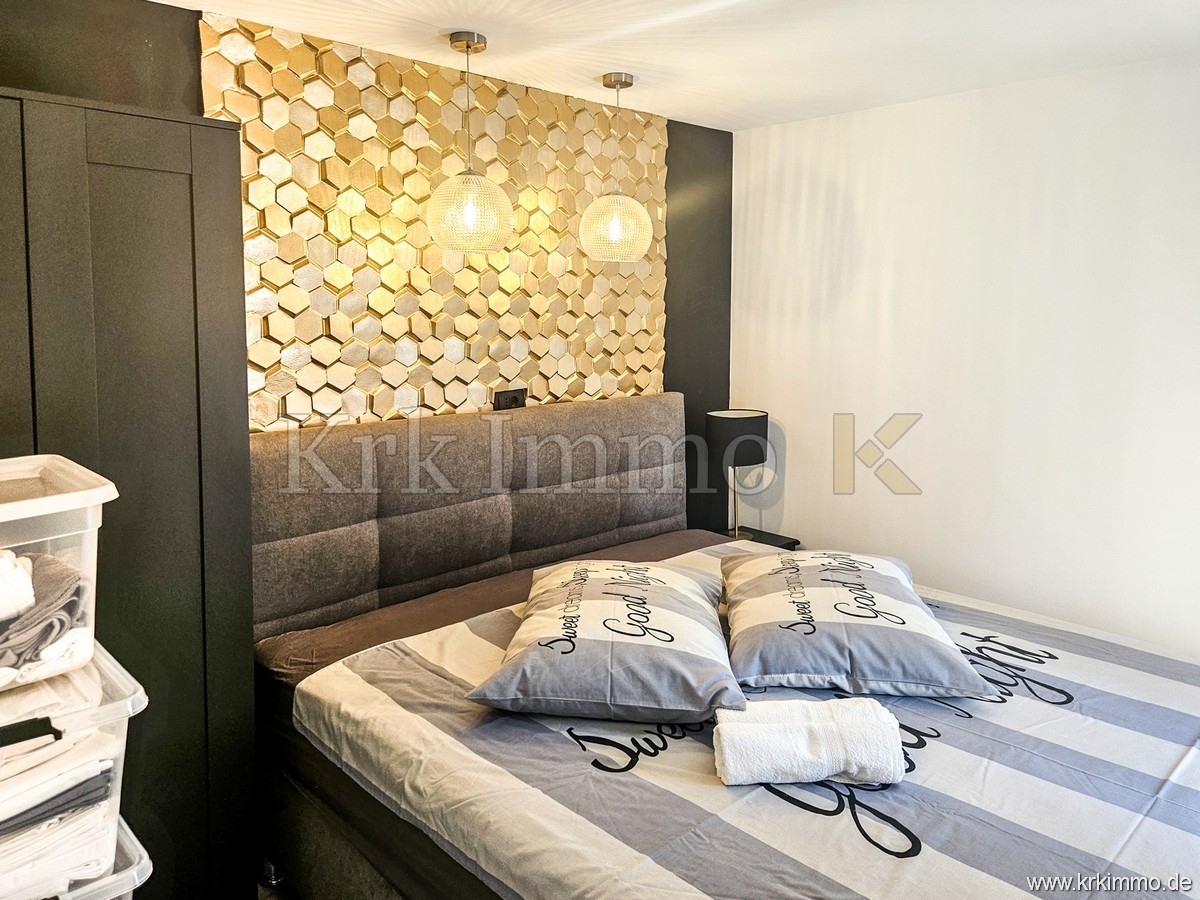 Hiša s tremi apartmaji, bazenom, teniškim igriščem in savno!
