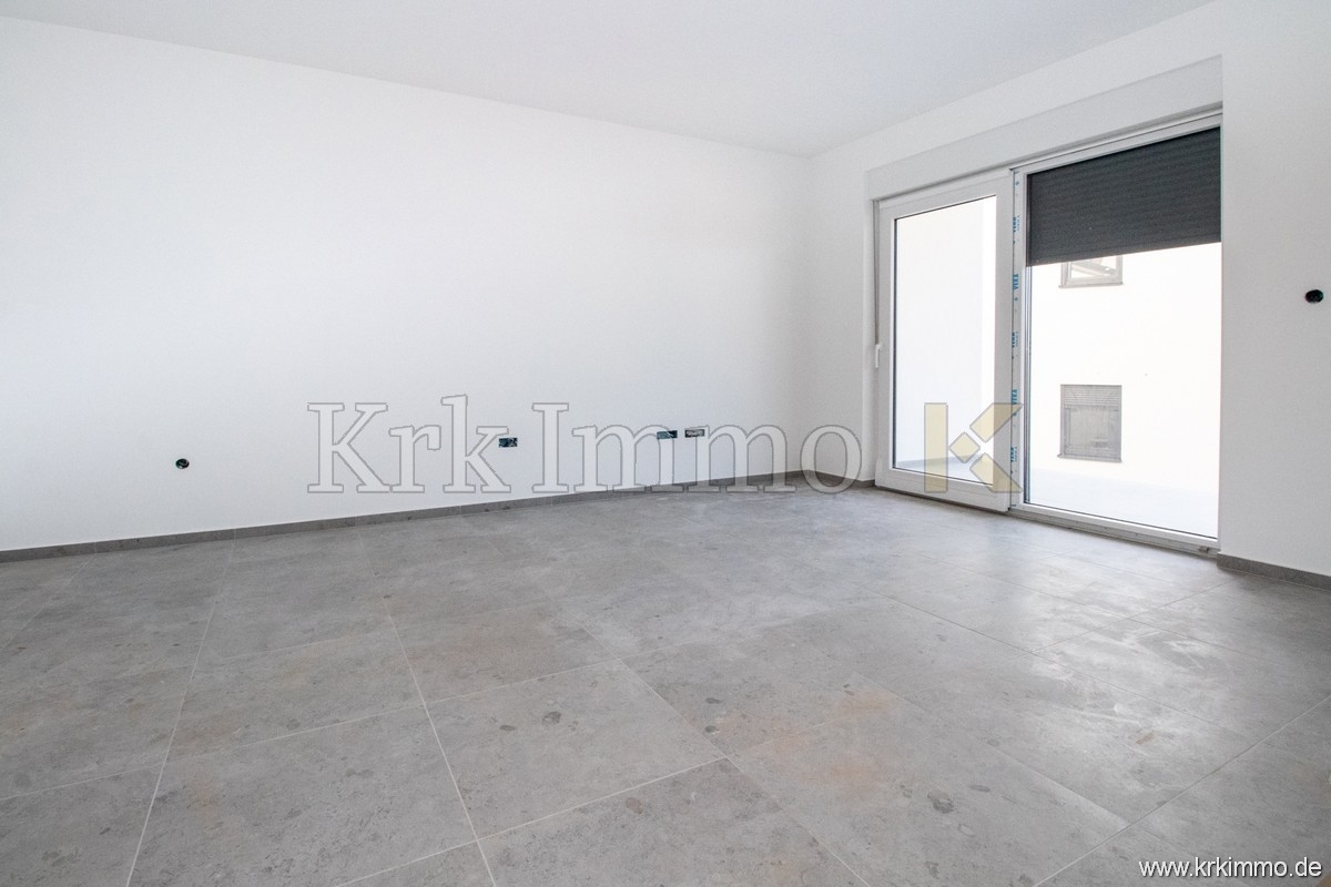 Nov apartma v pritličju z vrtom le 200 m od morja!