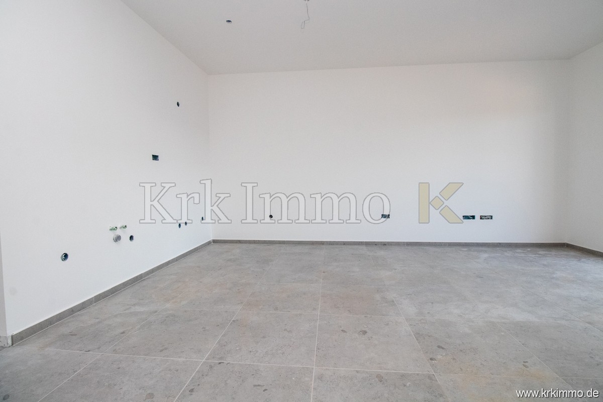 Nov apartma v pritličju z vrtom le 200 m od morja!