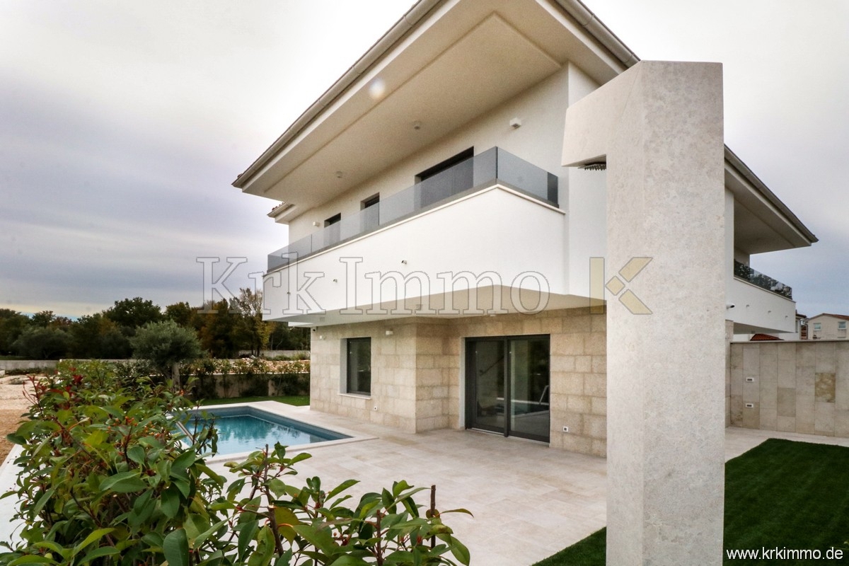 PRODAMO: Nov dvoetažni apartma z bazenom, Malinska