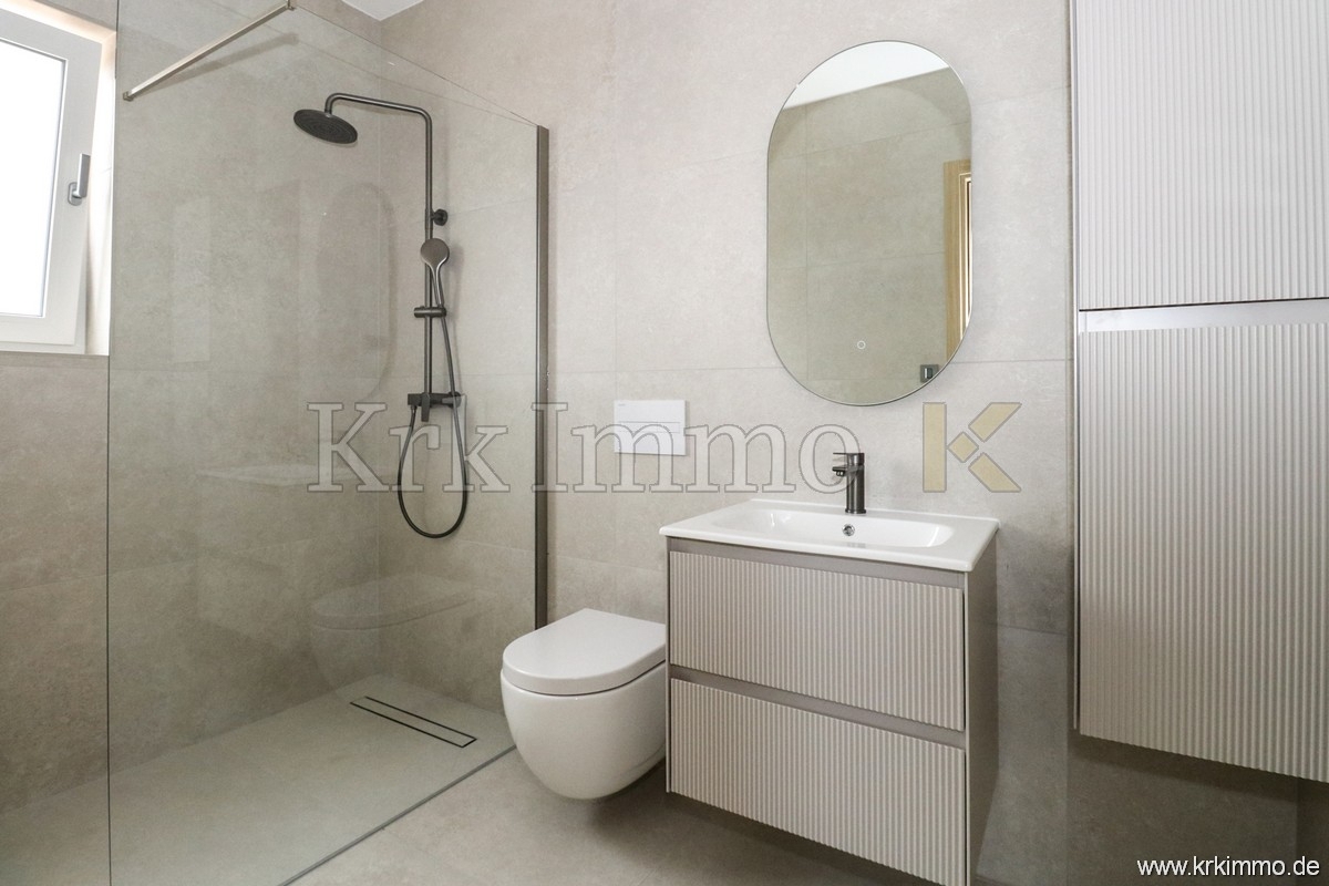 PRODAMO: Nov dvoetažni apartma z bazenom, Malinska