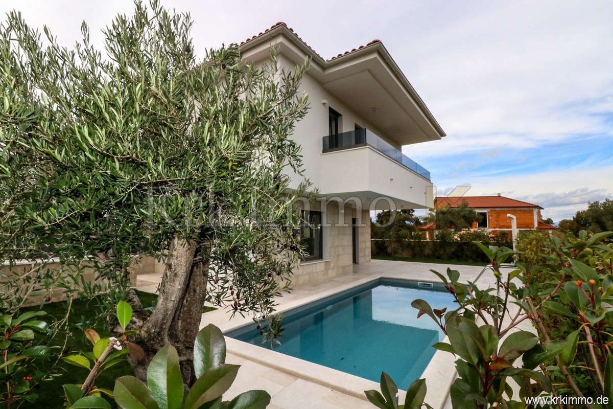 PRODAMO: Nov dvoetažni apartma z bazenom, Malinska