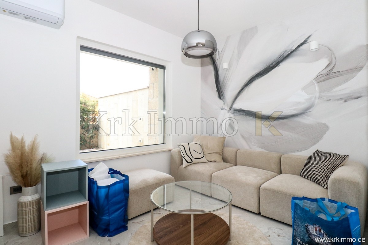 PRODAMO: Nov dvoetažni apartma z bazenom, Malinska