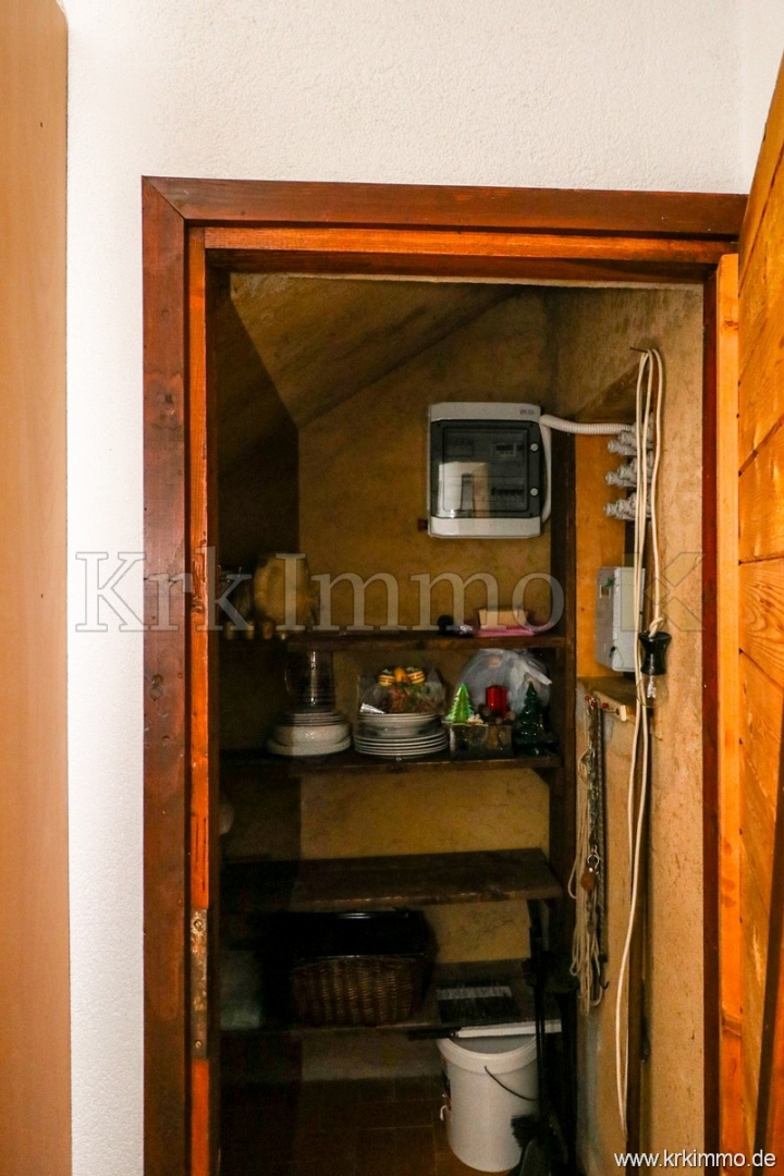 Punat: Samostoječa hiša z 2 apartmajema in bazenom!