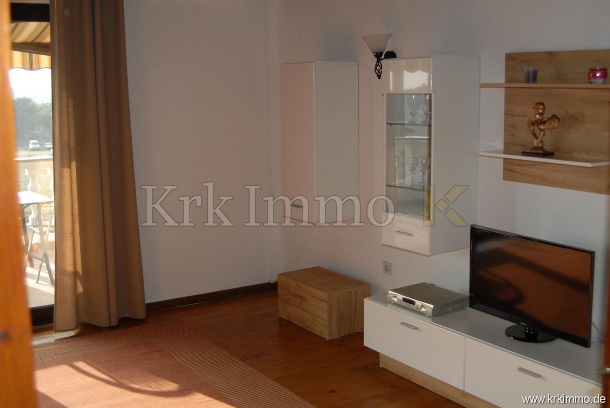 Punat: Samostoječa hiša z 2 apartmajema in bazenom!