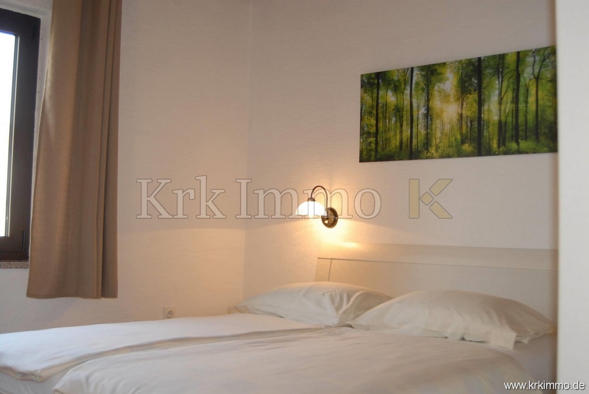 Punat: Samostoječa hiša z 2 apartmajema in bazenom!