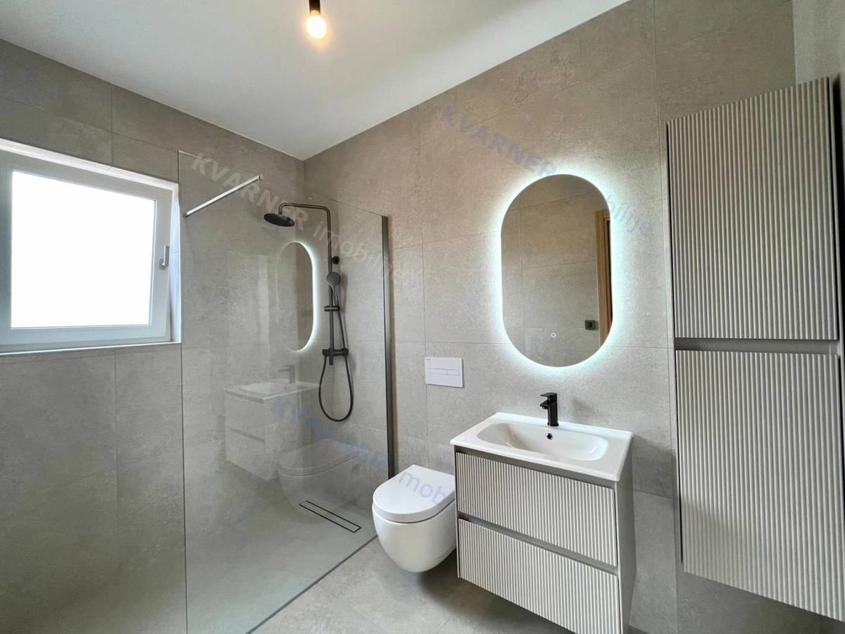 Malinska, prodaja, Nova polovična hiša z bazenom!