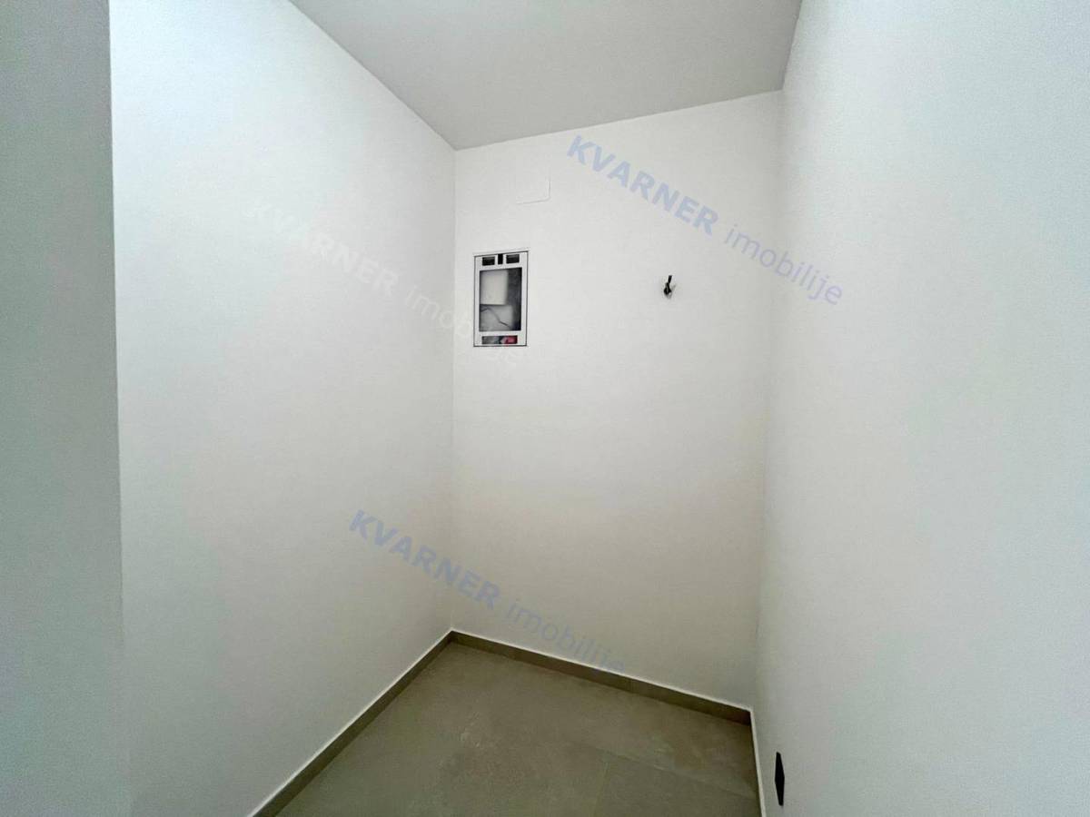 Malinska, prodaja, Nova polovična hiša z bazenom!