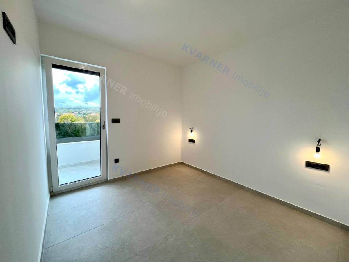 Malinska, prodaja, Nova polovična hiša z bazenom!