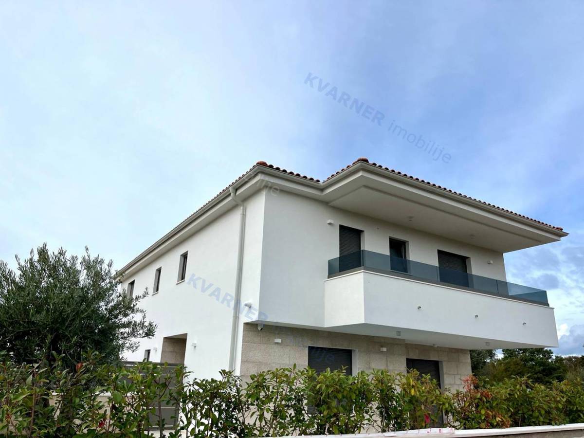 Malinska, prodaja, Nova polovična hiša z bazenom!