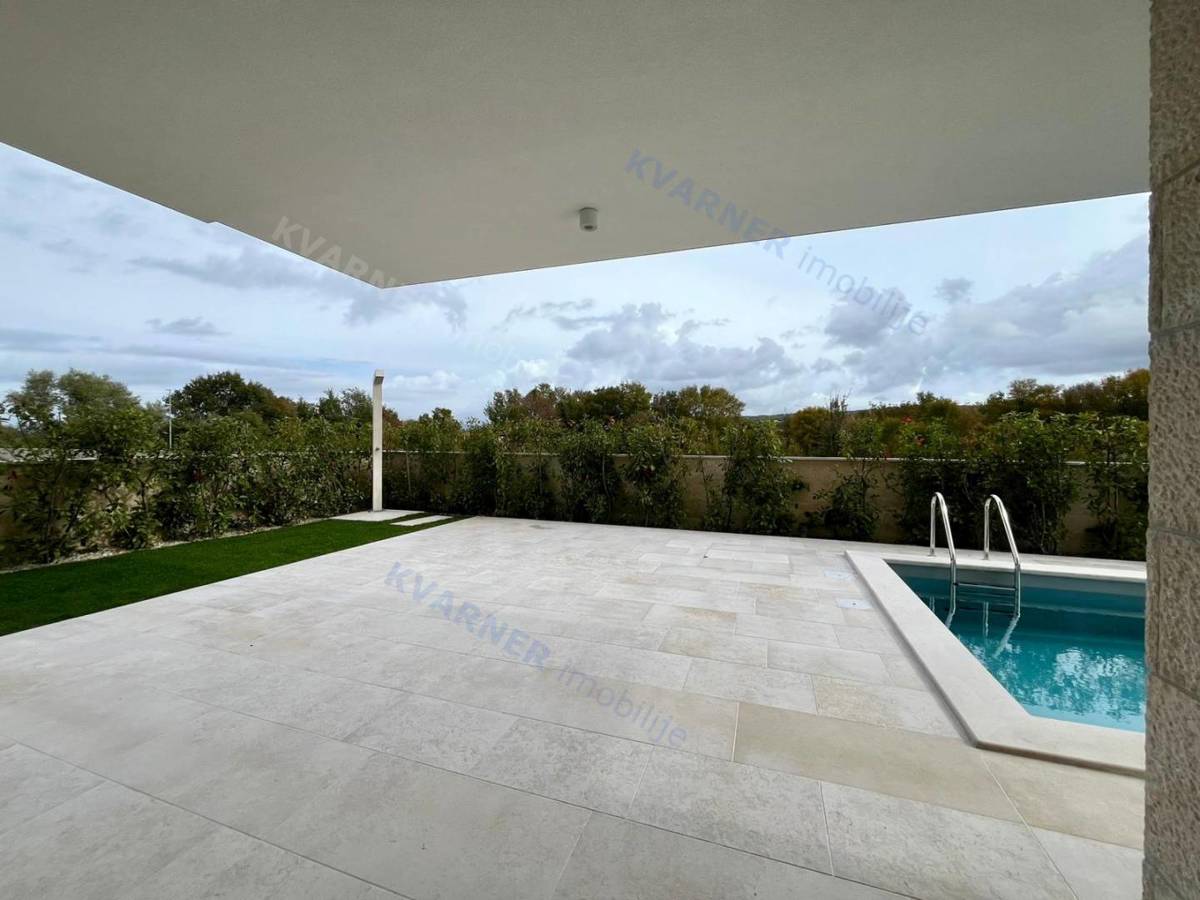 Malinska, prodaja, Nova polovična hiša z bazenom!