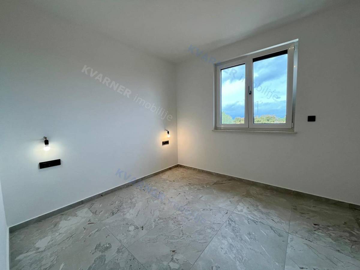 Malinska, prodaja, Nova polovična hiša z bazenom!