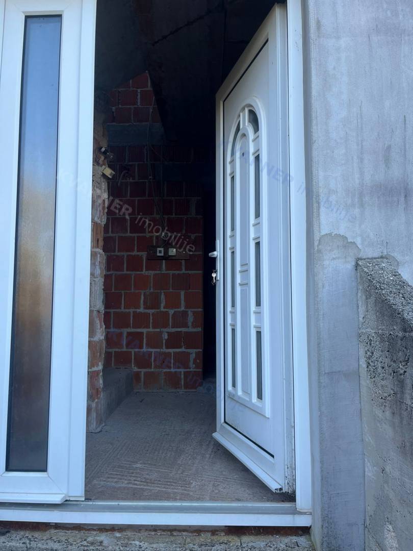 Malinska – Hiša z dvema stanovanjema in pogledom na morje
