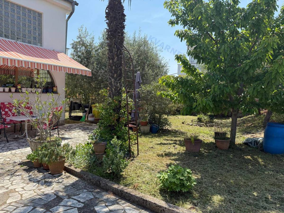 Malinska – Apartmajska hiša – 80 m do morja!