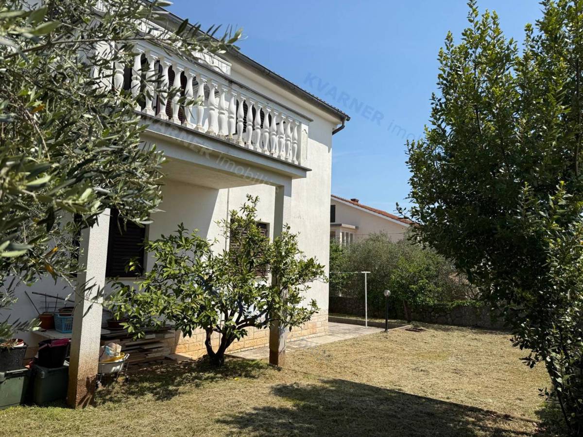 Malinska – Apartmajska hiša – 80 m do morja!