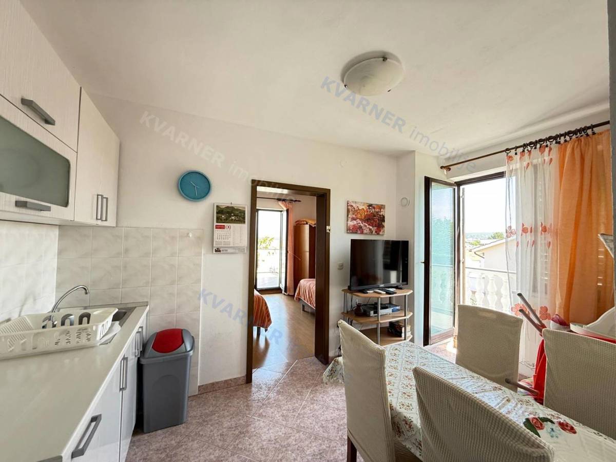 Malinska – Apartmajska hiša – 80 m do morja!