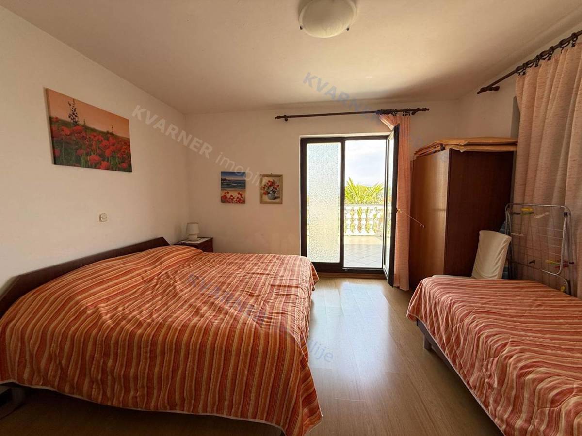 Malinska – Apartmajska hiša – 80 m do morja!