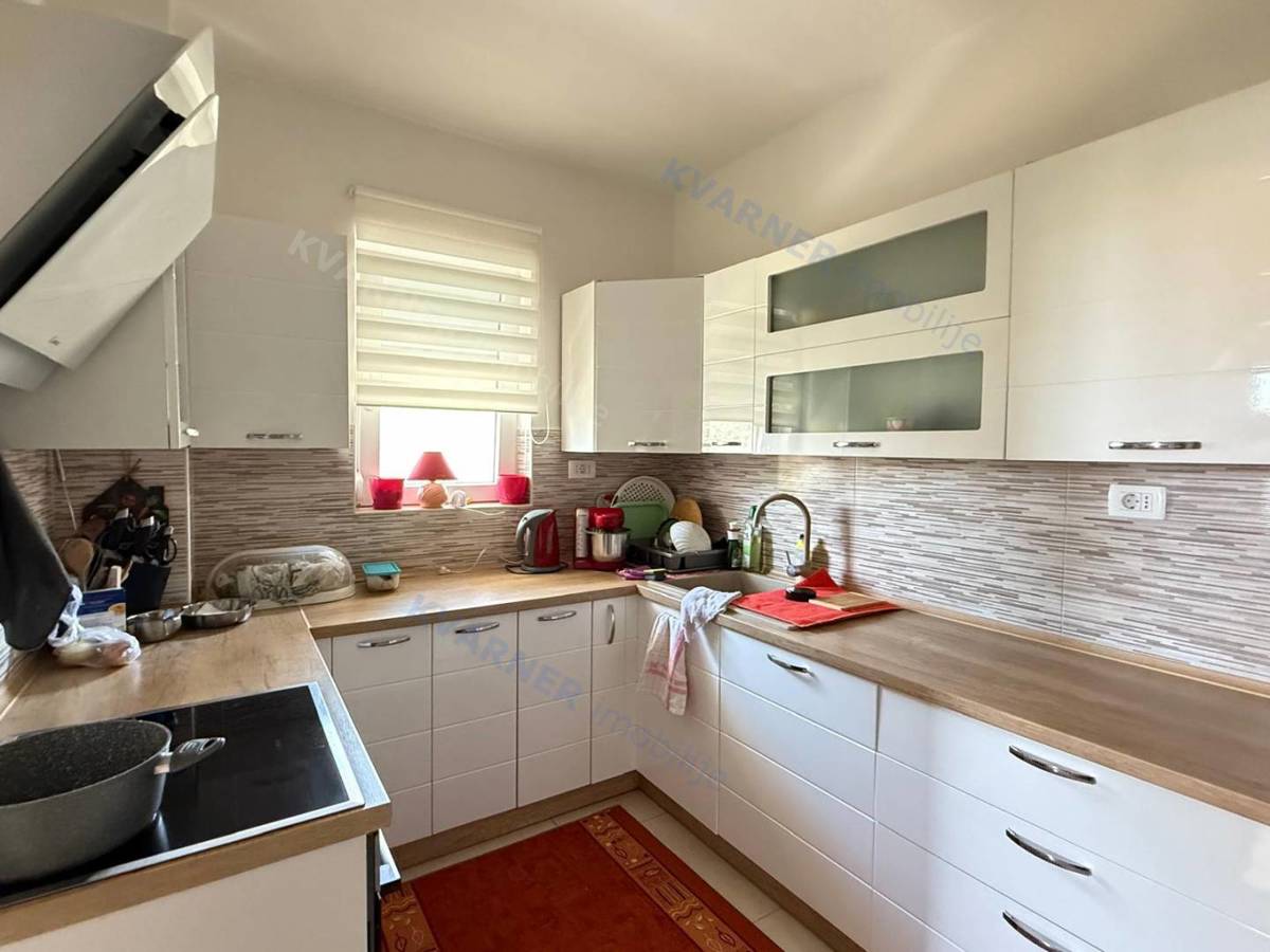 Malinska – Apartmajska hiša – 80 m do morja!