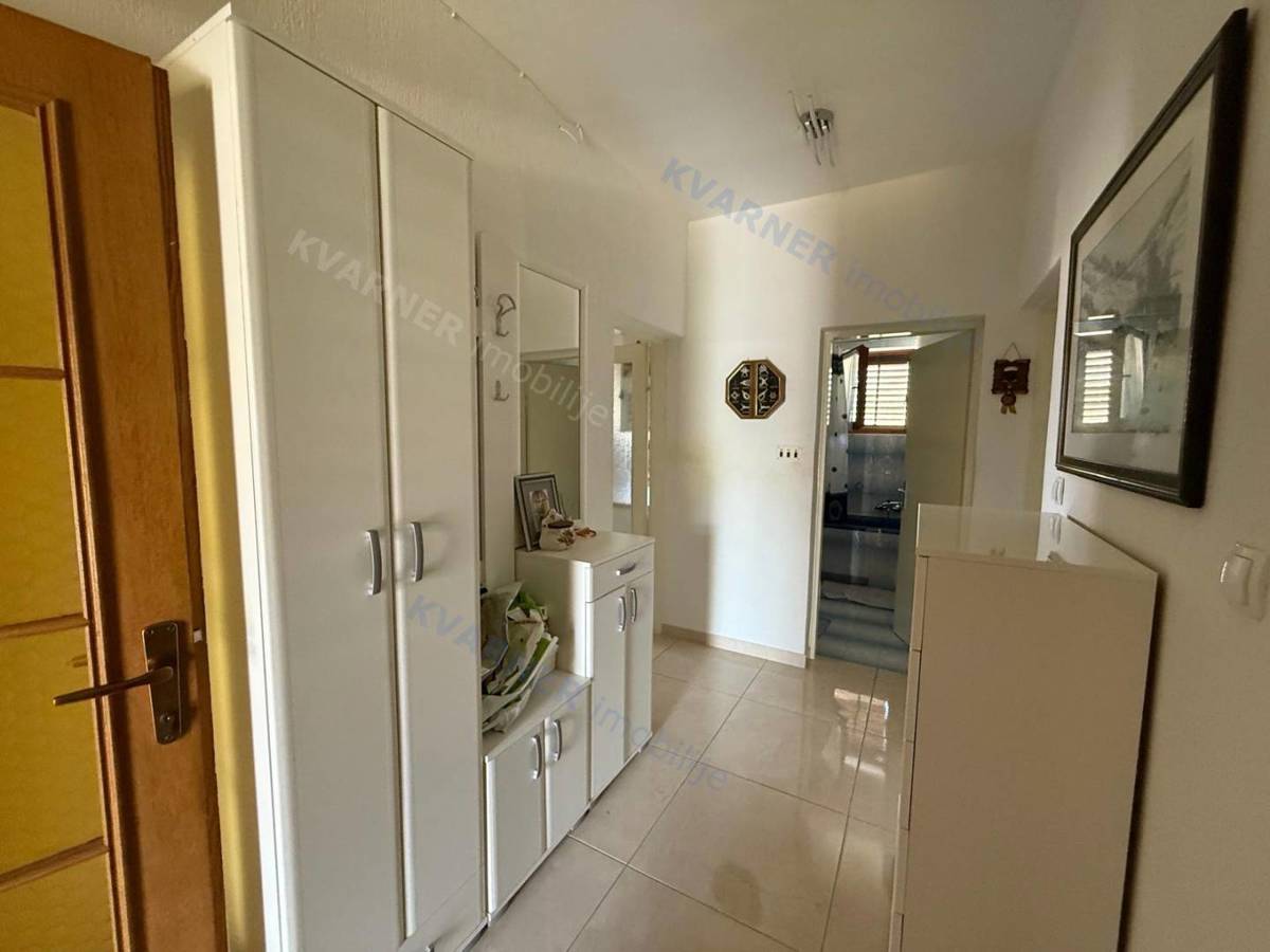 Malinska – Apartmajska hiša – 80 m do morja!