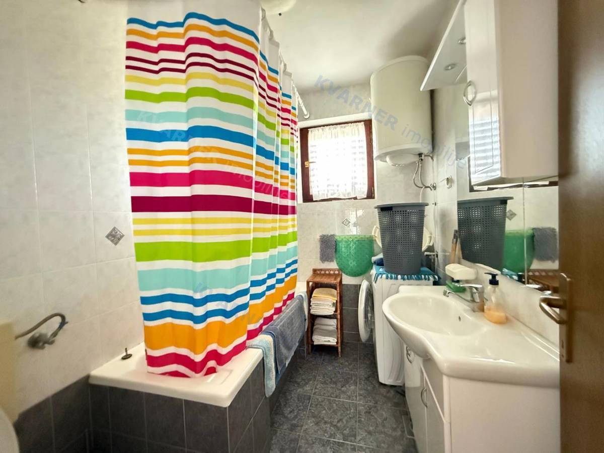 Malinska – Apartmajska hiša – 80 m do morja!