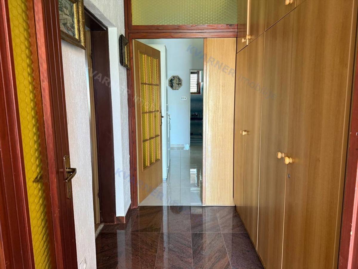 Malinska – Apartmajska hiša – 80 m do morja!