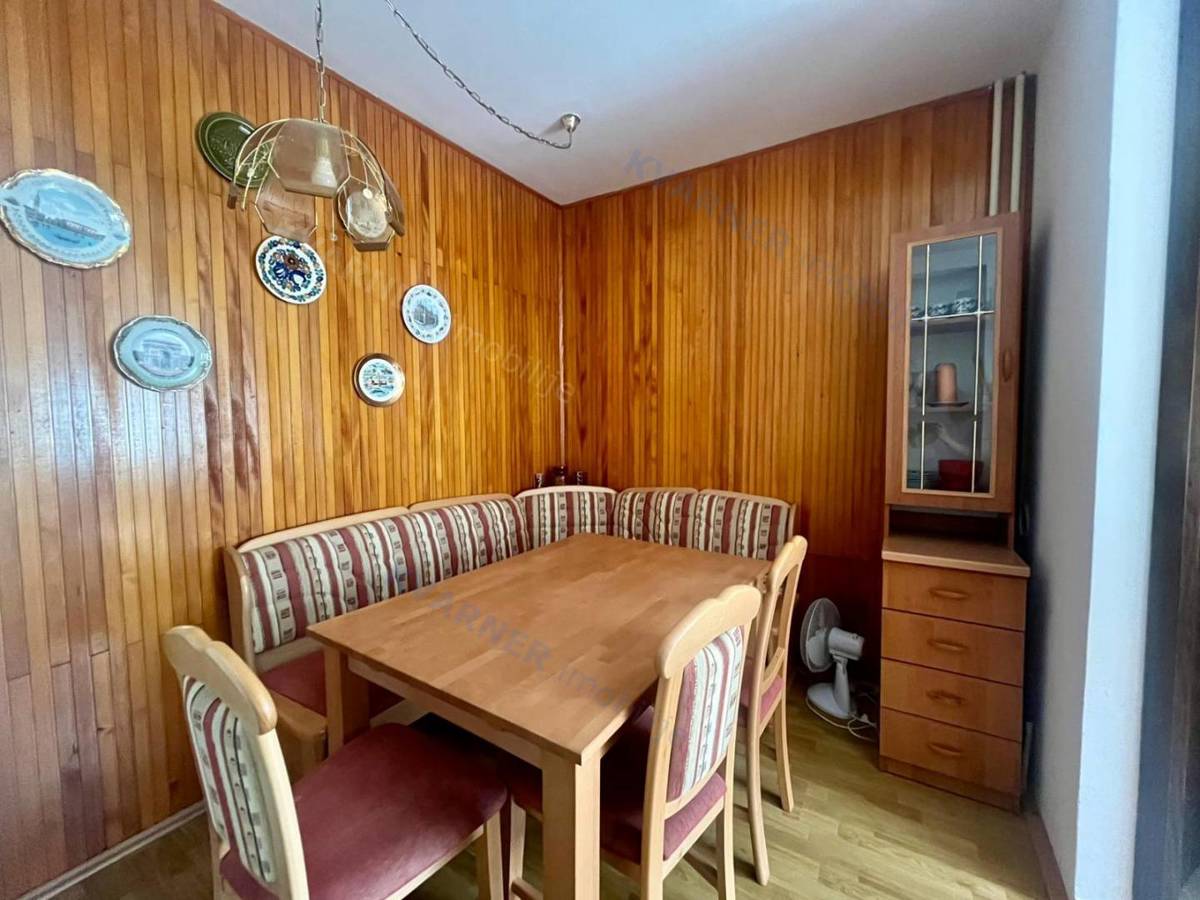 Njivice – Stanovanje 54 m², pritličje, pogled na morje