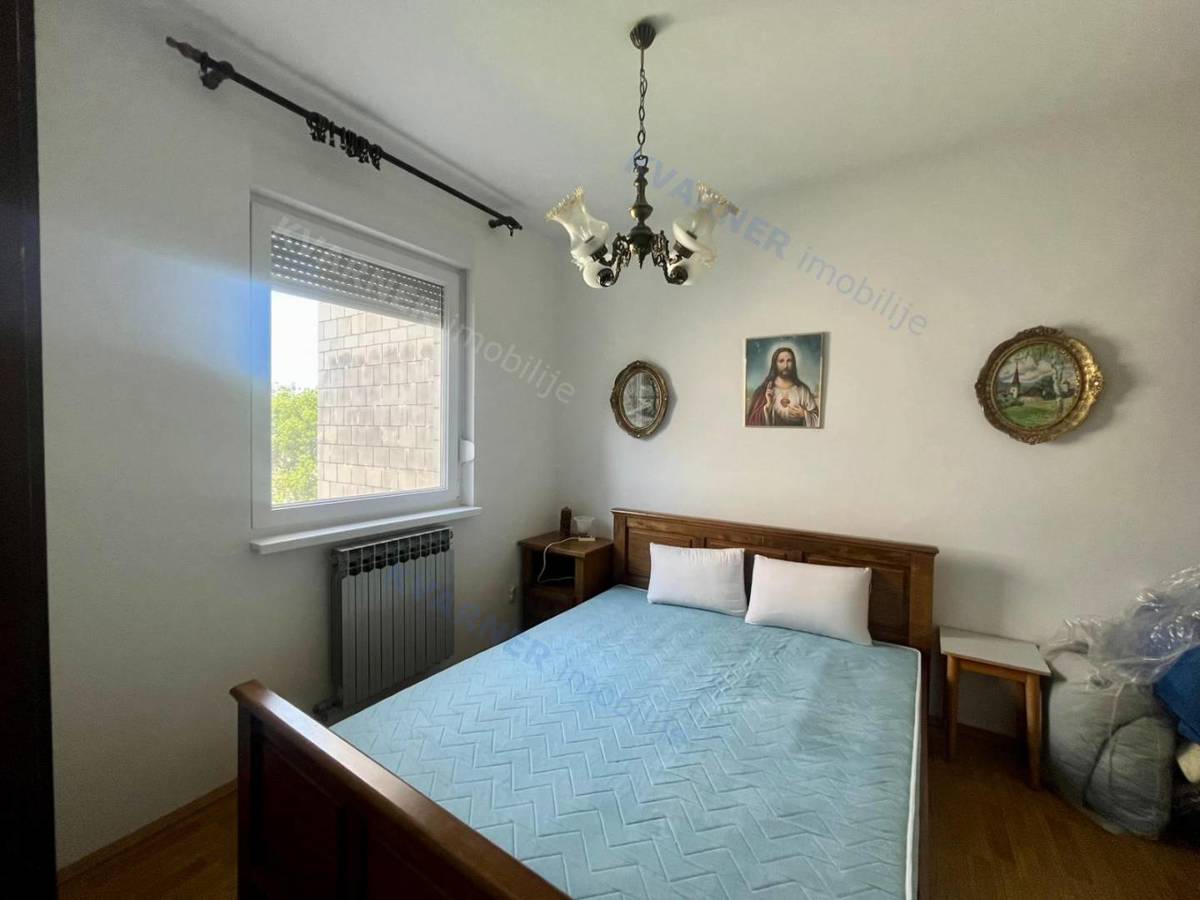 Njivice – Stanovanje 54 m², pritličje, pogled na morje